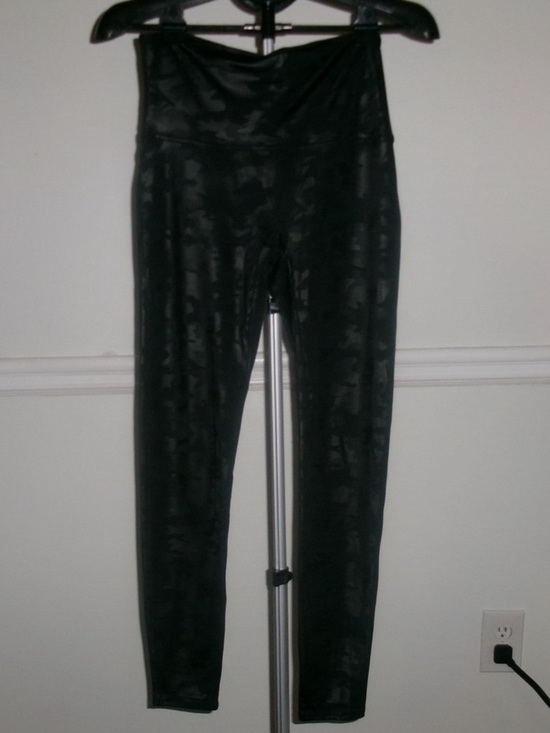 SPANX Pants - NWOT SPANX Black Camo Faux-Leather High-Waist Leggings
